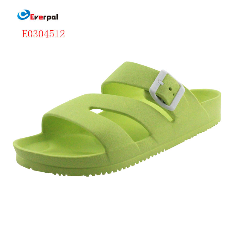Prepare-se para o verão com a mais recente linha de sandálias elegantes e confortáveis