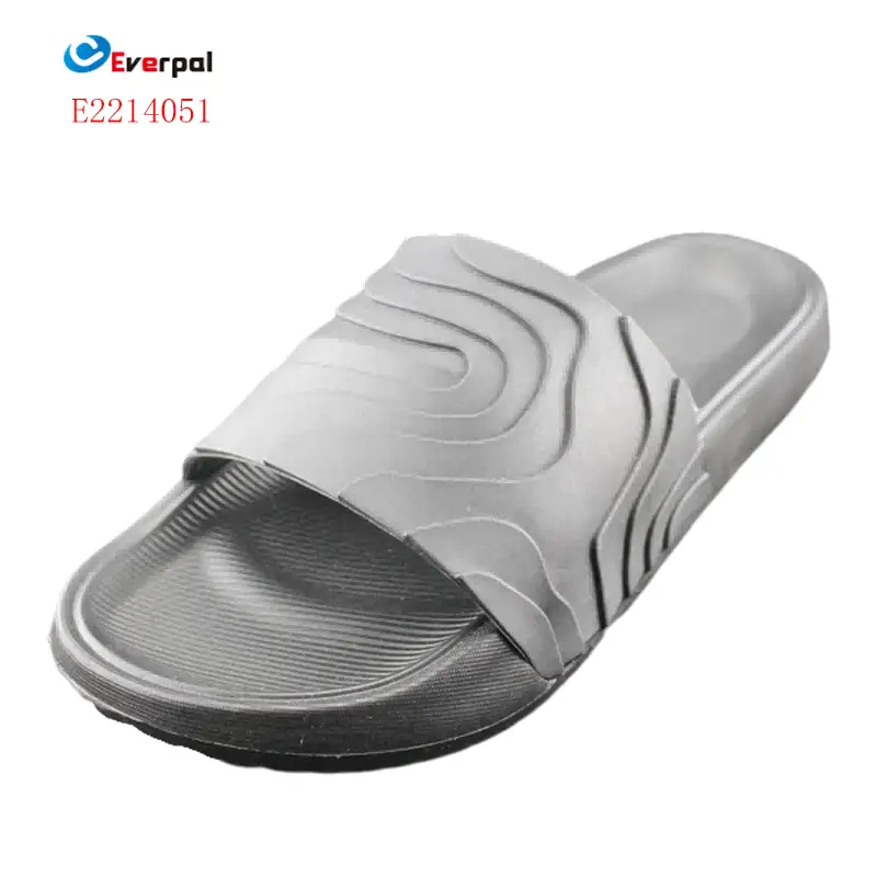 Por que os sapatos masculinos à prova d'água para atividades ao ar livre estão se tornando a escolha ideal para aventuras modernas ao ar livre